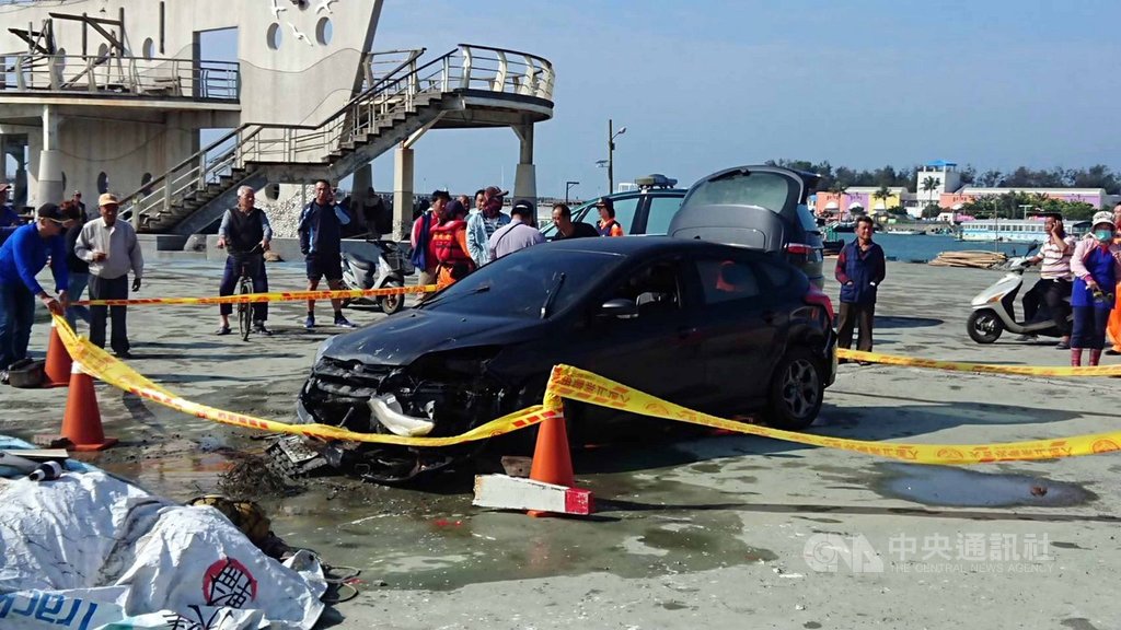 嘉義永豐汽車借款|每日新聞-嘉義東石漁港汽車落海 發現疑似手槍未見人